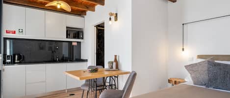 1 chambre, fer et planche Ă repasser, Wi-Fi, draps fournis