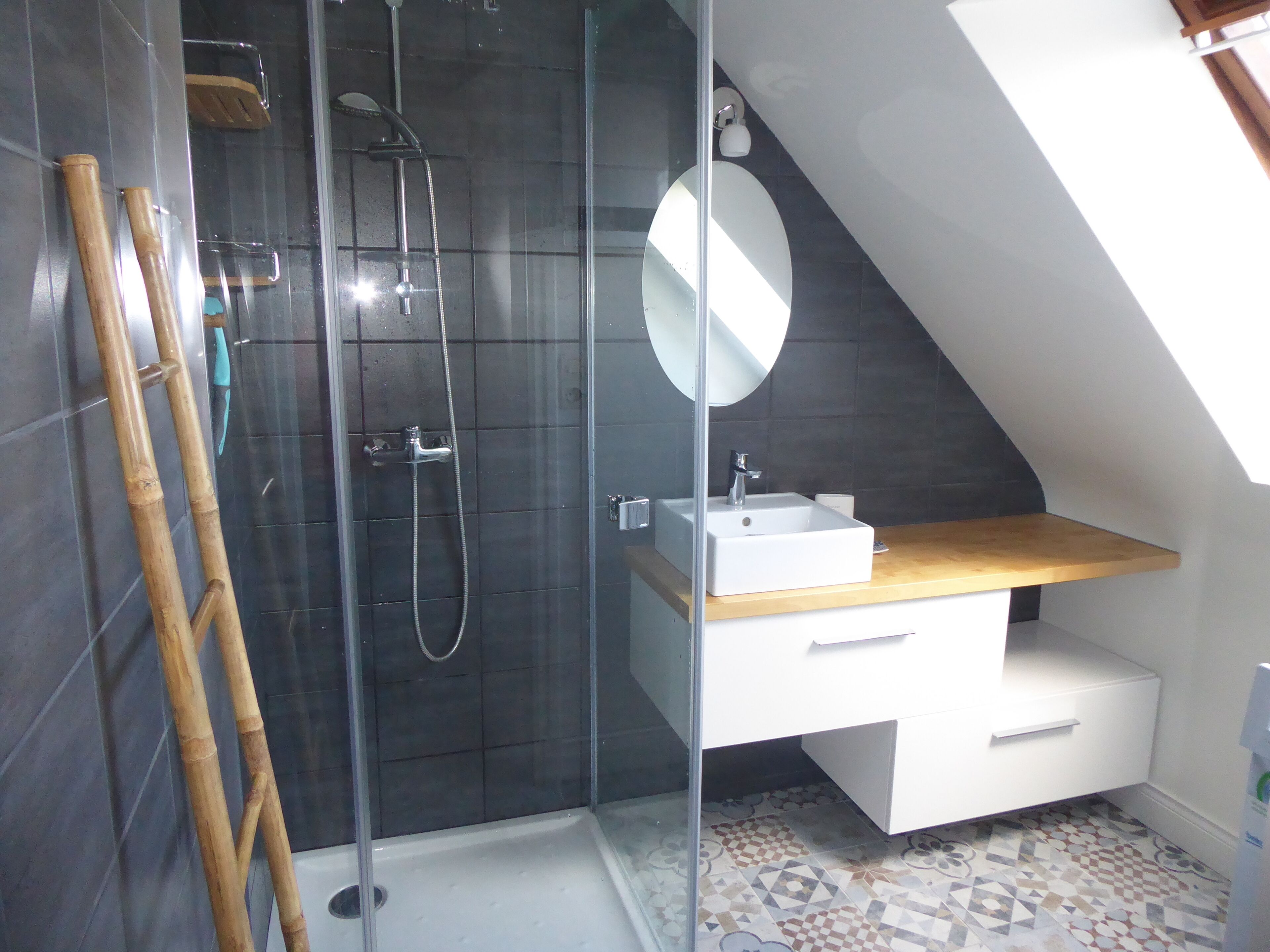 Een douche, een haardroger