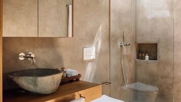 Luxe villa, 4 slaapkamers, privézwembad | Badkamer | Gratis toiletartikelen, een haardroger, handdoeken, zeep