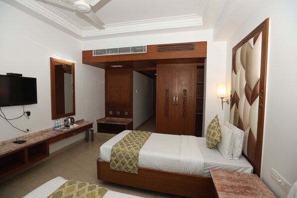 Executive Double Room, 1 Bedroom, City View | Free WiFi - Hotel Karai (Puducherry)