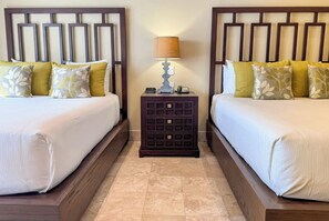 1 bedroom, in-room safe, desk, iron/ironing board - Cabo Golf Retreat – Junior Suite at Diamante (Cabo San Lucas)