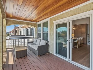 Terrace/patio - Spacious 5BR/4.5BA Coastal Retreat • 1 Block to Beach (Ocean City)