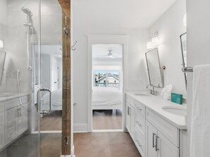 Shower, hair dryer, towels, soap - Spacious 5BR/4.5BA Coastal Retreat • 1 Block to Beach (Ocean City)