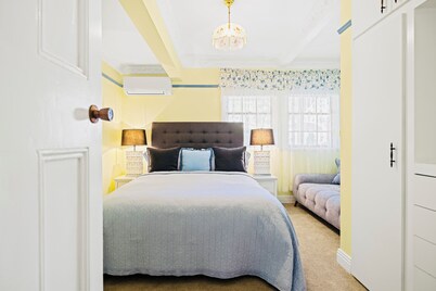 Lemon grove retreat country house