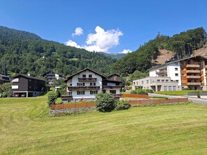 Exterior - Charming holiday apartment with terrace, garden and panoramic view (Tschagguns)