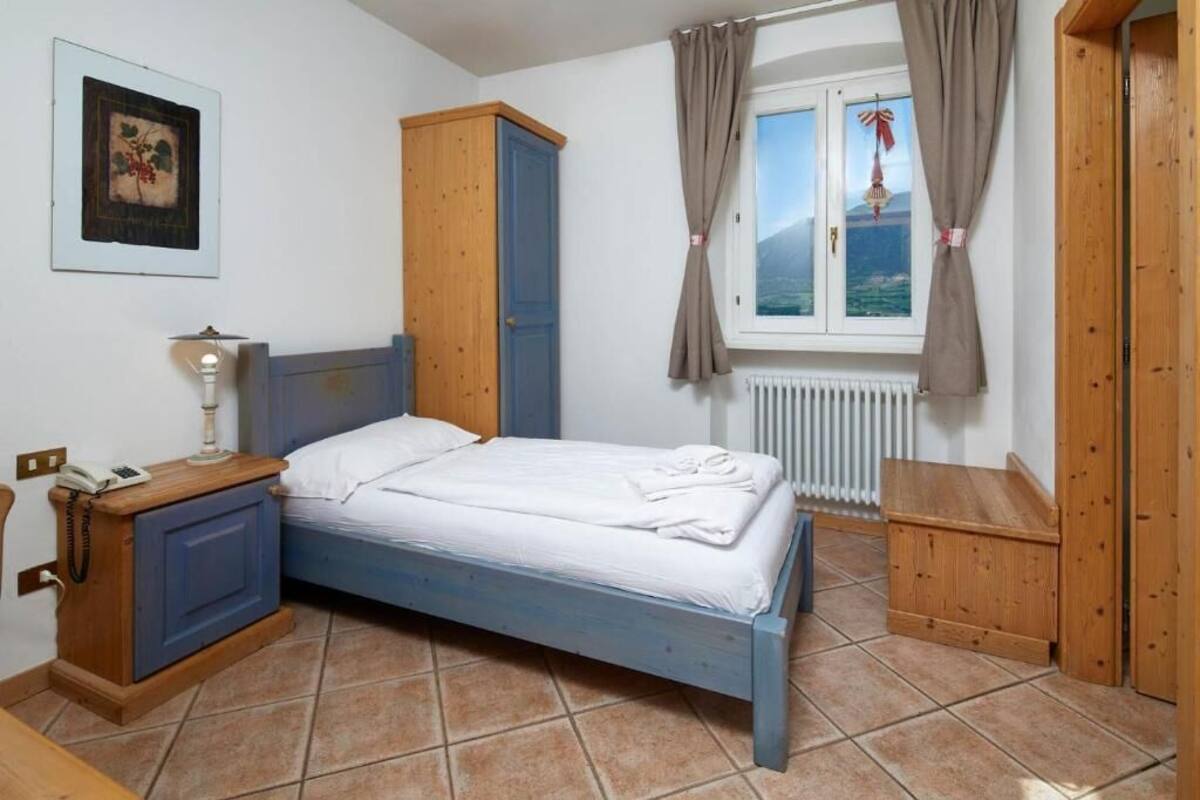 Single Room, Mountain View | Blackout curtains, iron/ironing board (on request), free WiFi