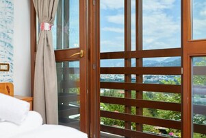Triple Room, Balcony, Mountain View | Interior