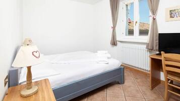 Camera con letto matrimoniale o 2 letti singoli, vista montagna