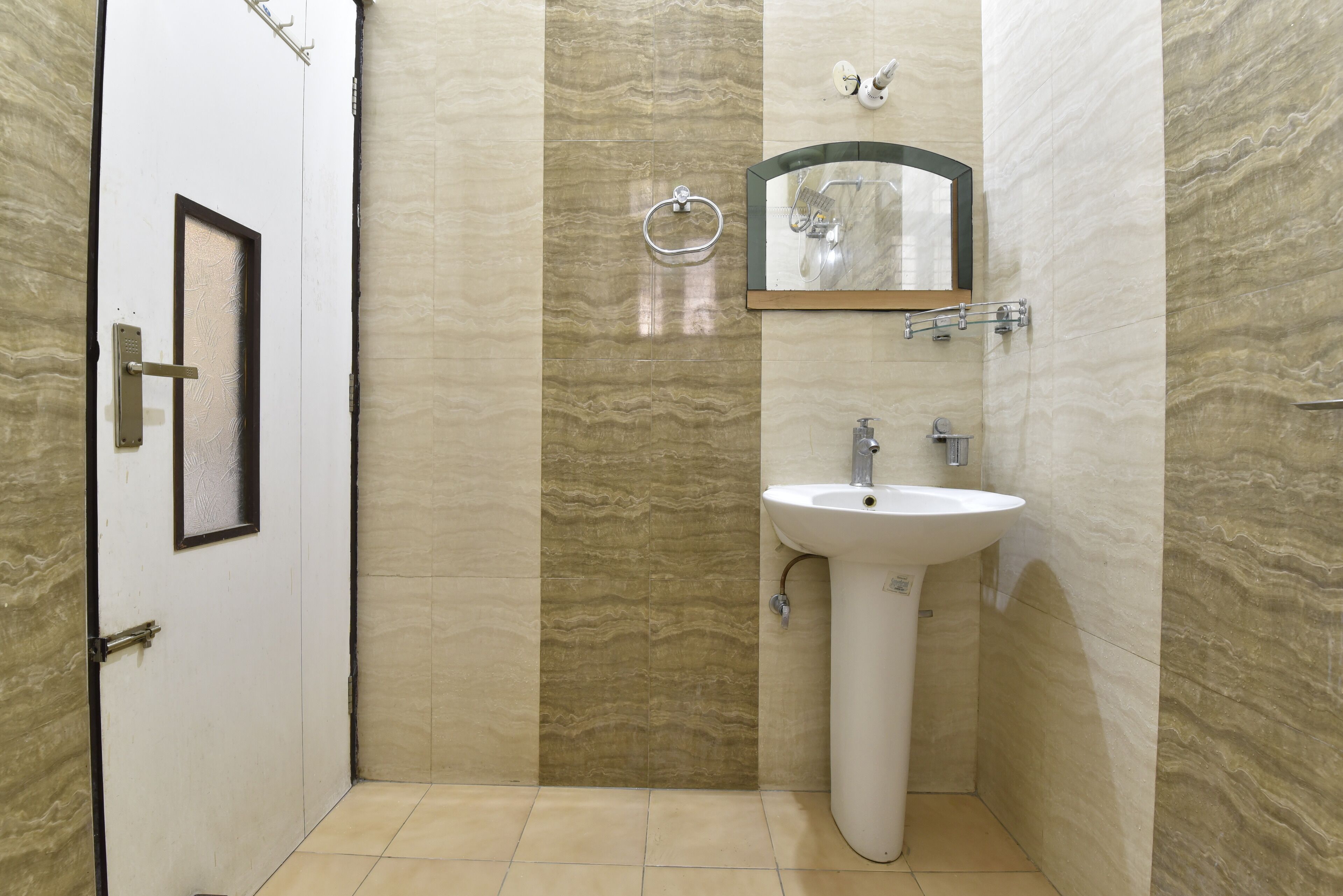 Economy Double Room, Balcony, City View | Bathroom