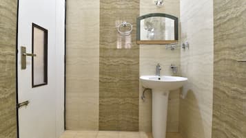 Economy Double Room, Balcony, City View | Bathroom