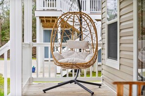 Terrace/patio - Costa Del Sol | Golf Cart~Beach Access~Games (Emerald Isle)