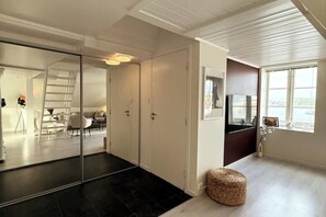 Interior - Panoramic sea view with balcony / Historic Old Town (Rogaland)