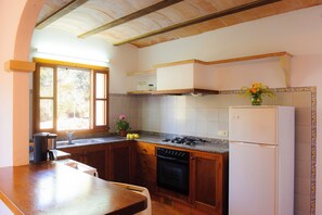 Private kitchen - Finca with private pool in a quiet location near Felanitx (Felanitx)