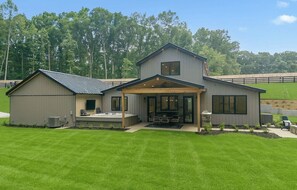 Exterior - Above Nashville Bison Ranch | Private | Wildlife Preserve | (Joelton)