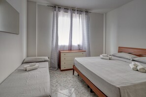 2 dormitorios, tabla de planchar con plancha, wifi y ropa de cama