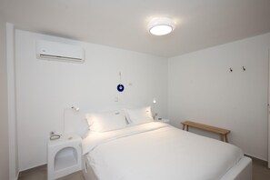 2 bedrooms, iron/ironing board, WiFi, bed sheets - Cavo Blue Villas Economy Villa with shared pool (Elia)