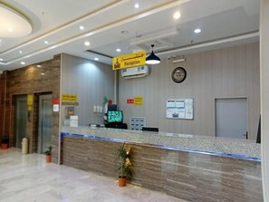 Deluxe dubbelrum - utsikt mot staden | Lobby