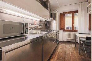 Fridge, microwave, dishwasher, toaster - Apartments Florence - Corno Suite (Firenze)