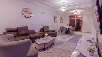 Apartamento Deluxe, balcón | Interior