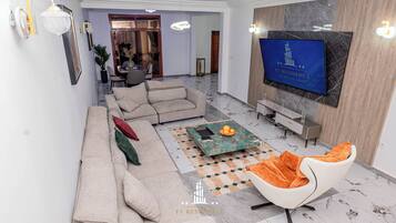 Penthouse Deluxe, balcon | Coin séjour