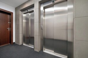 Interior - Comfortable Apartment | Parking, Balcony, Close to Metro (Warszawa)