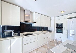 Fridge, microwave, oven, dishwasher - N&J - GAMBETTA HORIZON - By sea - Terrace (Niza)