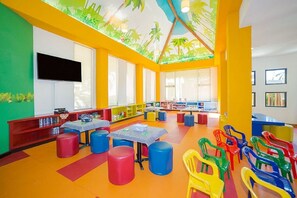 Children’s area - Christmas Week in Cancun: 3 Bedroom Oceanfront Suite (Cancún)