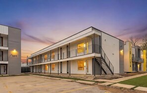 Exterior - Gorgeous 2-bedroom apartment with AC in near Downtown Dallas (Dallas)