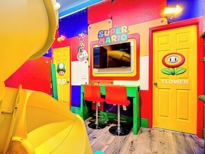 Children’s area - EPIC Mario slide, Mins to Disney, Pool, Waterpark (Kissimmee)