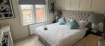 Spacious House in Guildford 