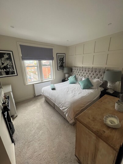 Spacious House in Guildford 