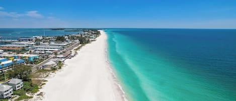 Una playa cerca