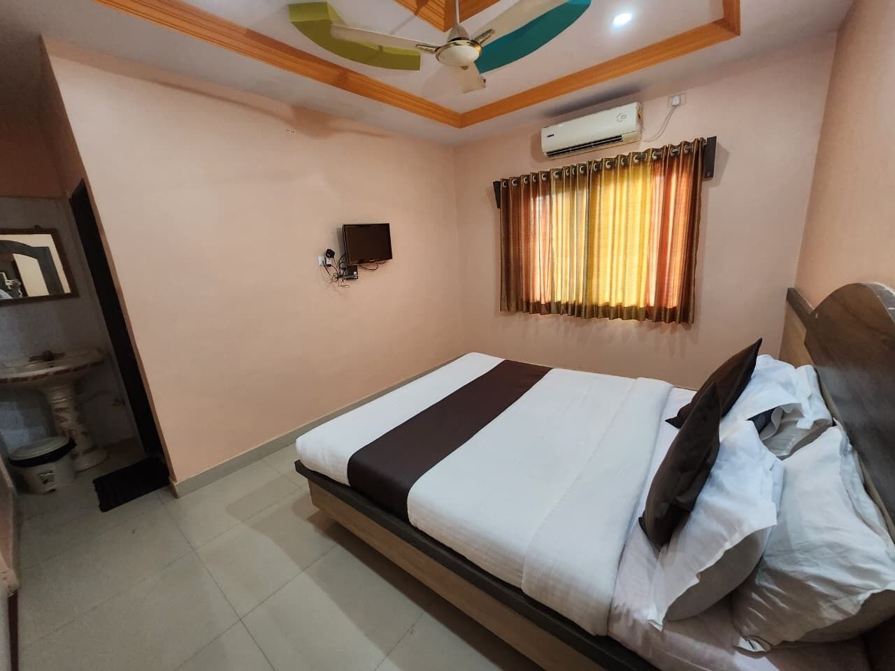 Deluxe Double Room, City View