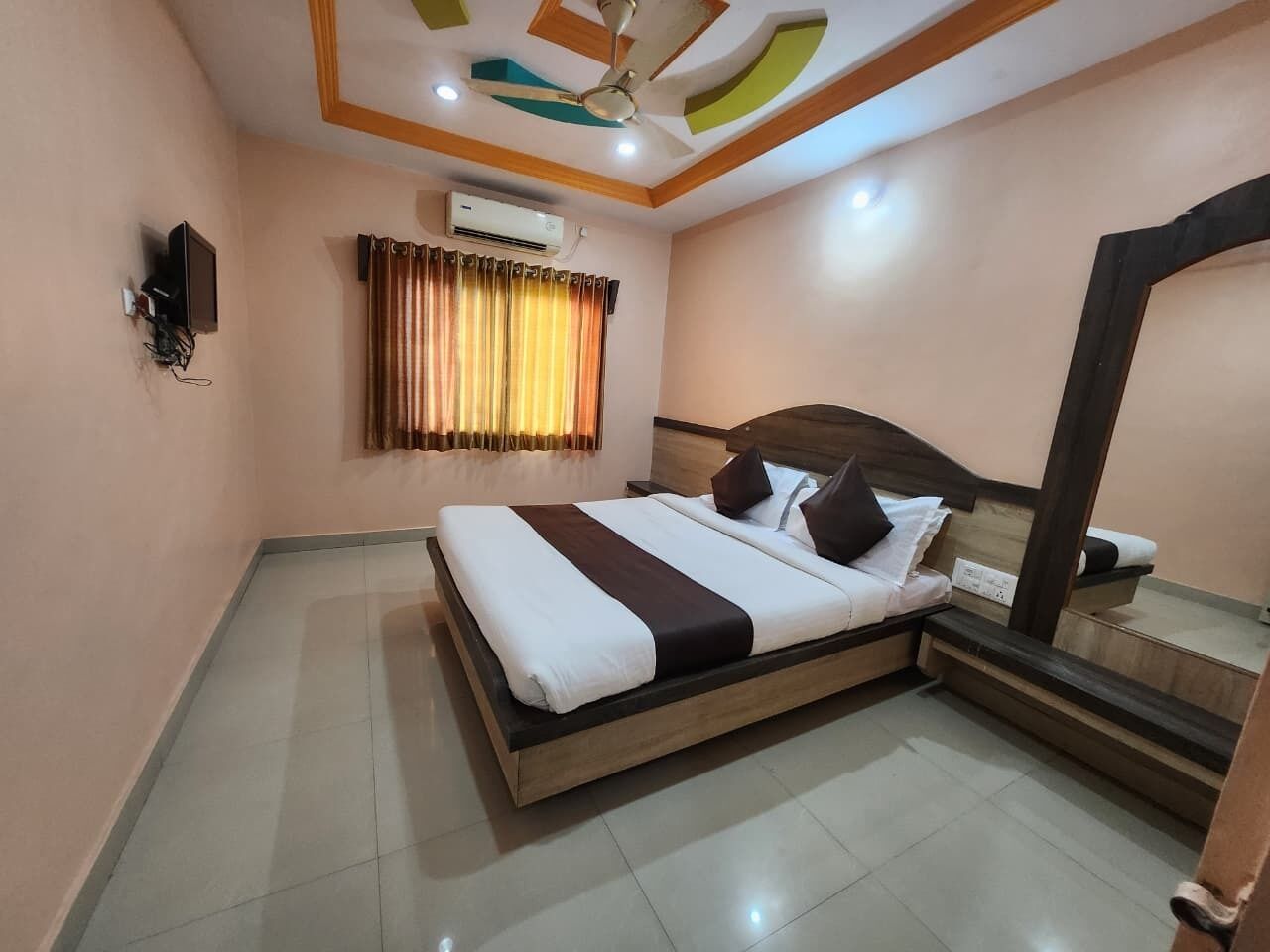 Deluxe Double Room, City View