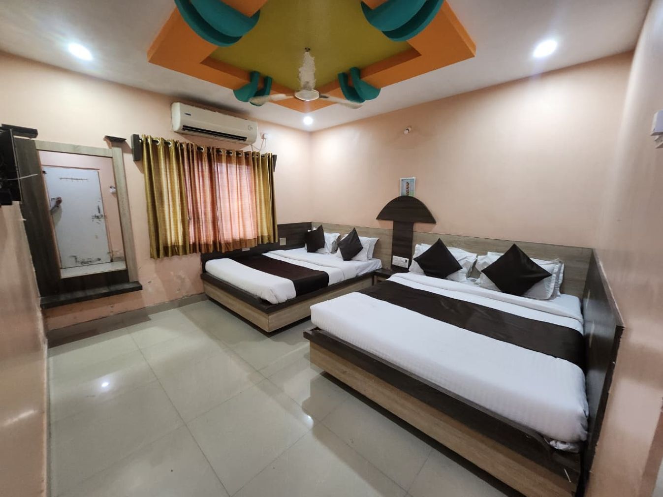 Deluxe Triple Room, City View