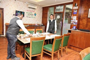 Restaurant - HOTEL MANISHA INTERNATIONAL (Gaya)