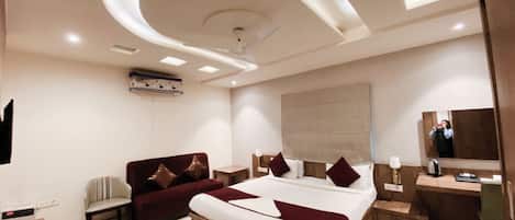 高級雙人房, 1 張特大雙人床