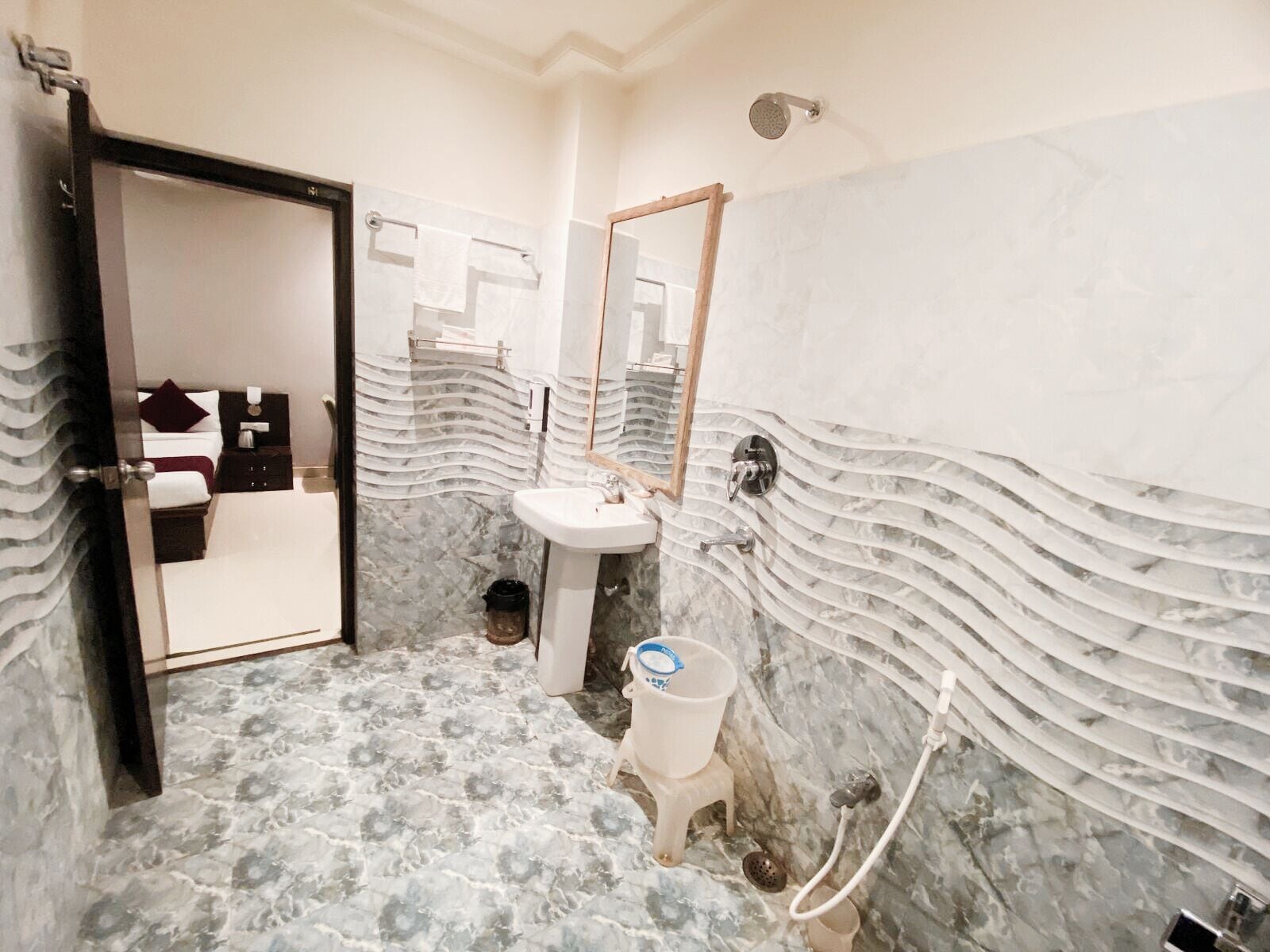 Deluxe Double Room | Bathroom