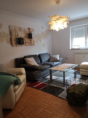 Living area - Vacation apartment Katja (Bad Königshofen im Grabfeld)