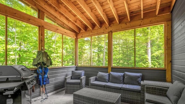 المنطقة المحيطة بالمنشأة