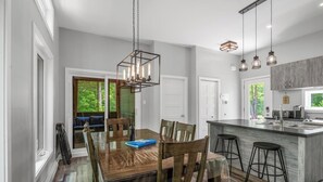 Dining - Vrbo Property (Chertsey)