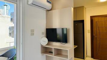 Deluxe-Apartment, Balkon, Stadtblick | Innenbereich