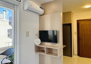 Deluxe Apartment, Balcony, City View | Bahagian dalam