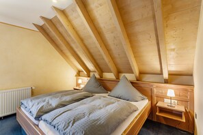 1 bedroom, WiFi, bed sheets - Apartment 'Type D' (Attendorn)