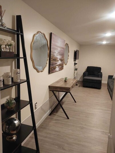 Spacious 5-bedroom house in serene Wytheville with AC