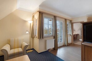 Living area - Room 'Luxury Room' with Wi-Fi (Attendorn)