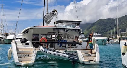 Sun-Kissed Sailing Adventure in Isla de Mahe, Seychelles