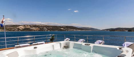室外 SPA 浴池