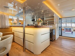 Bar (in der Unterkunft)
