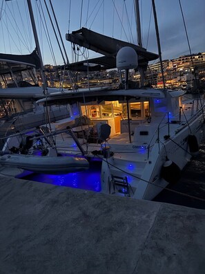 Marina - Sun-Kissed Sailing Adventure in Islas Sarónicas (Alimos)